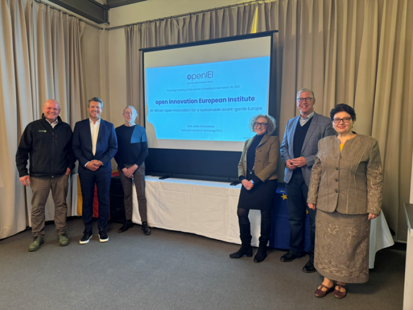 OpenIEI Gründung v. l. Jürgen Pfitzer, Peter Bachmann, Dr. Bernhard Valnion, Prof. Dr. Dr. Jivka Ovtcharova, Dr. Walter Döring  und Ivanka Brockmann